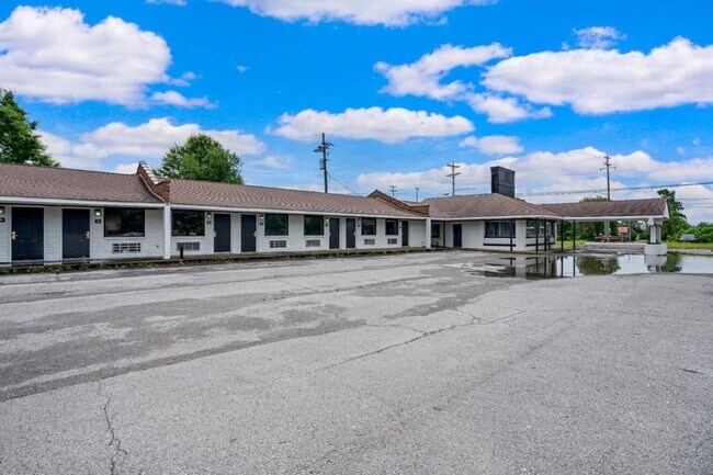 Building Photo - 905 Providence Blvd