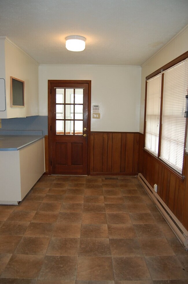 Building Photo - 123 Reedy Fork Rd