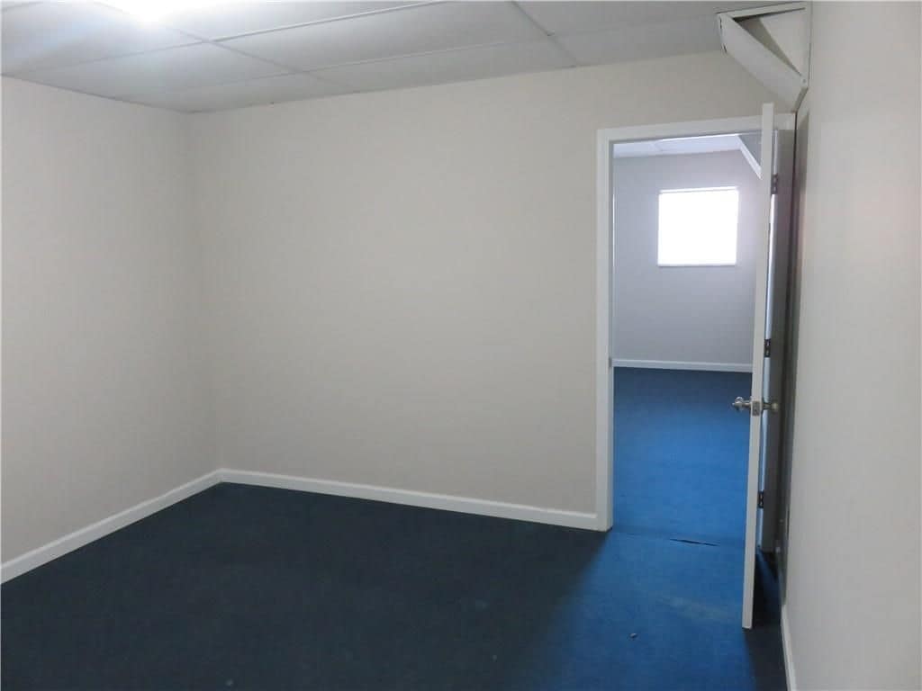 Building Photo - 204 Twin Pines Ct