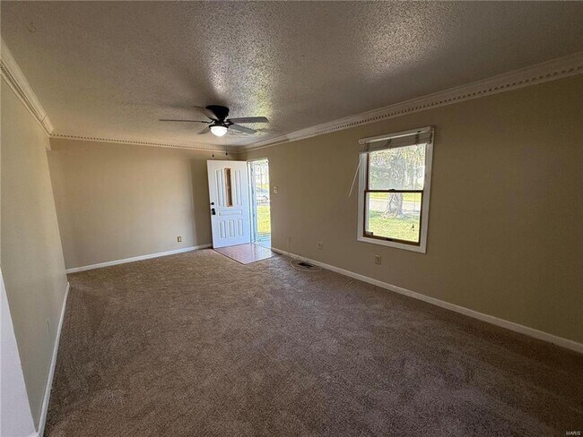 Building Photo - Discover this beautifully refreshed 2-bed, 2-bath gem in St. Ann!