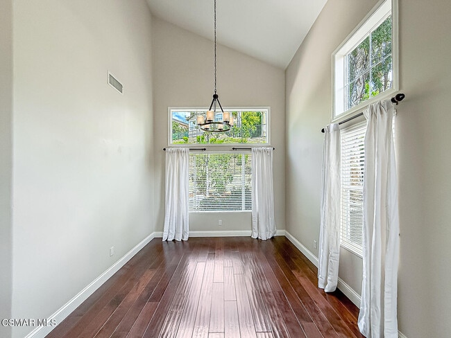 Building Photo - 3159 Foxtail Ct