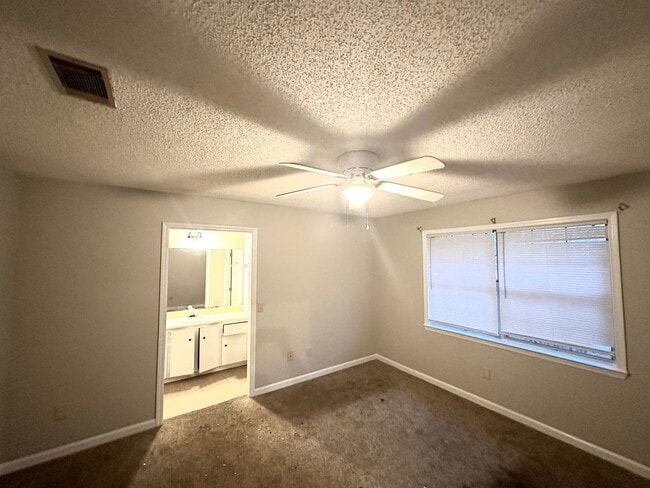 Building Photo - 730 Dover Ln