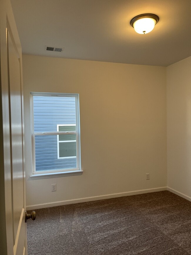 Building Photo - New Charming 3-Bed, 2-Bath Retreat with 1,573 Sq Ft of Comfort in Shelbyville!