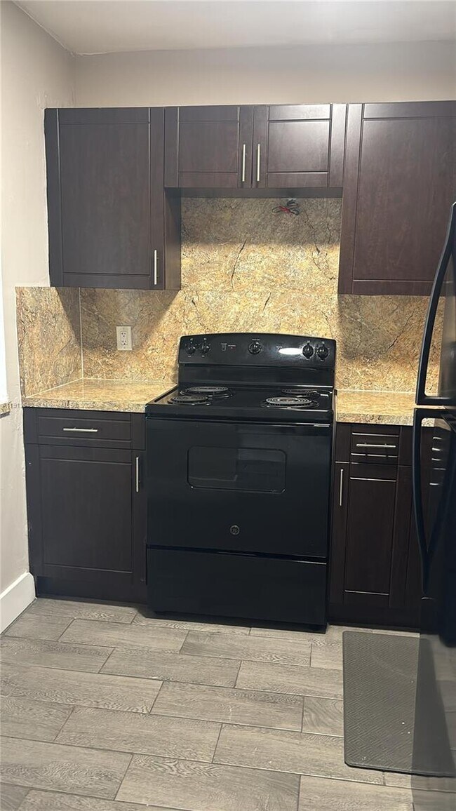 Primary Photo - 13725 NE 6th Ave