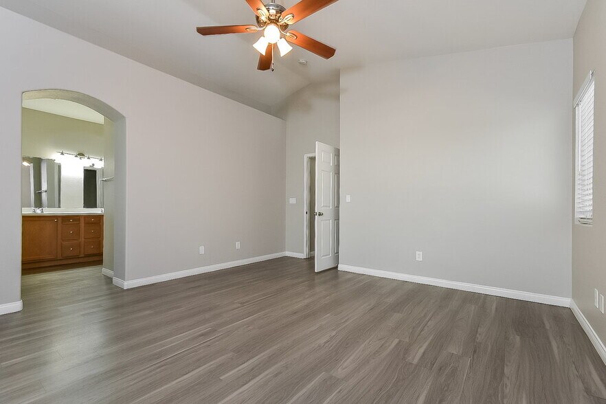 Building Photo - 7945 Quail Mountain Ln