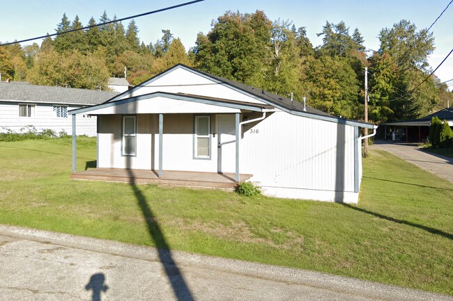 Building Photo - 316 Willow St