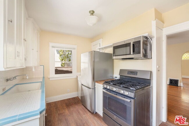 Building Photo - 532 Altair Pl