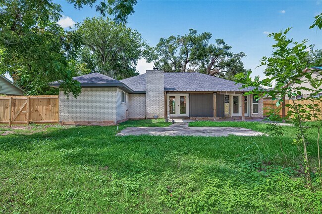 Building Photo - 509 Southern Oaks Dr