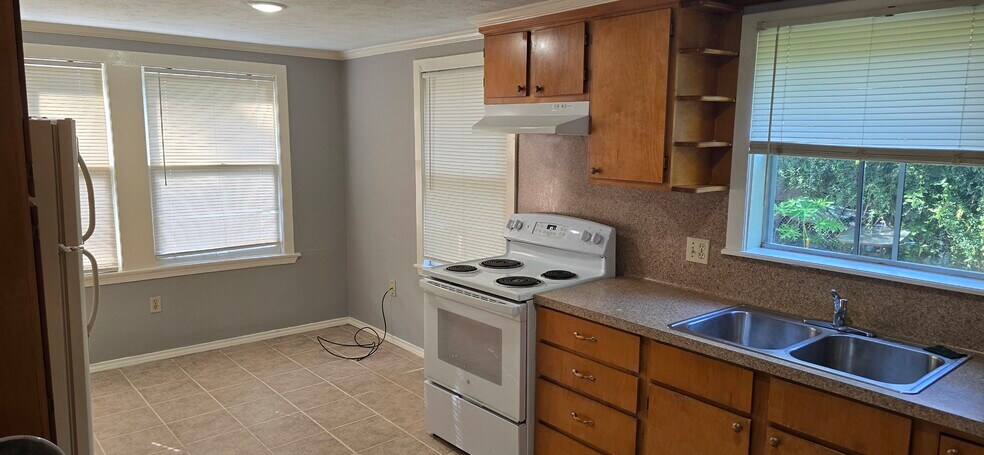 Building Photo - 3218 Chaffin St