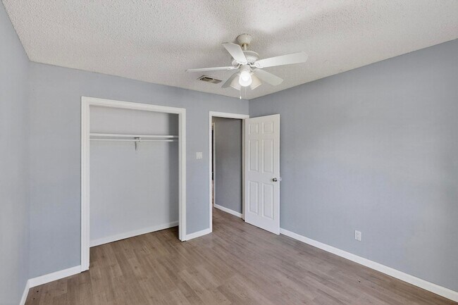 Building Photo - 2211 Sierra Dr