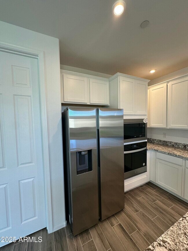 Building Photo - 13330 W Eagle Feather Rd