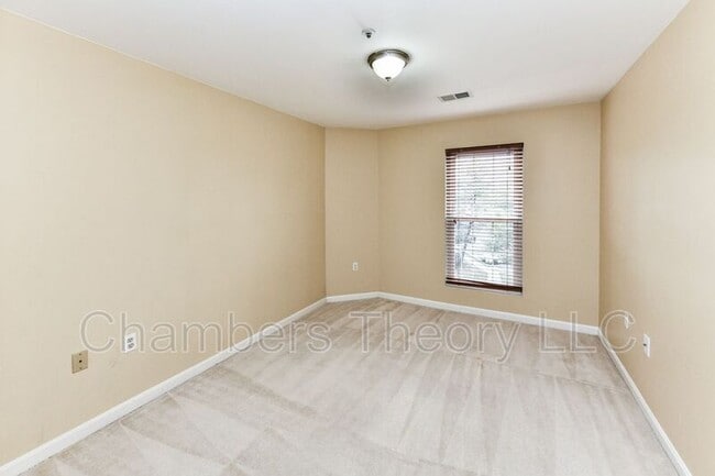 Building Photo - 275 S Pickett St