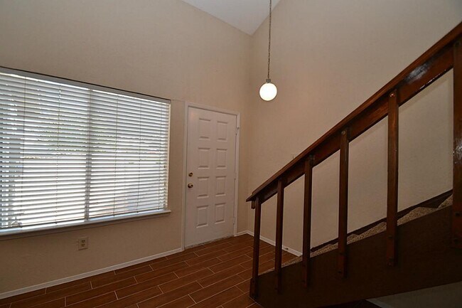 Building Photo - 13026 Wirevine Ln