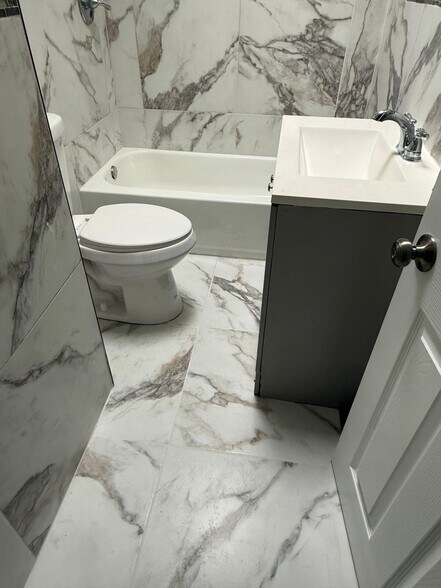 Building Photo - 1514 S 30th St