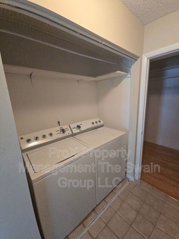 Building Photo - 1398 Lucerne Loop Rd NE