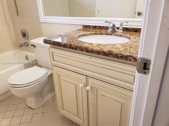 Building Photo - 3837 Carambola Cir N