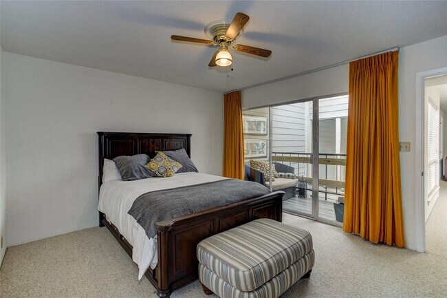 Building Photo - 2323 Augusta Dr