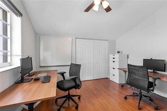 Building Photo - 1127 Laguna Springs Dr