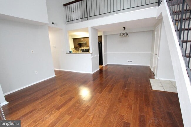 Building Photo - 2202 Aspen Dr