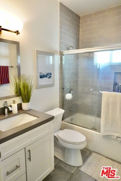 Building Photo - 1157 S Point View St