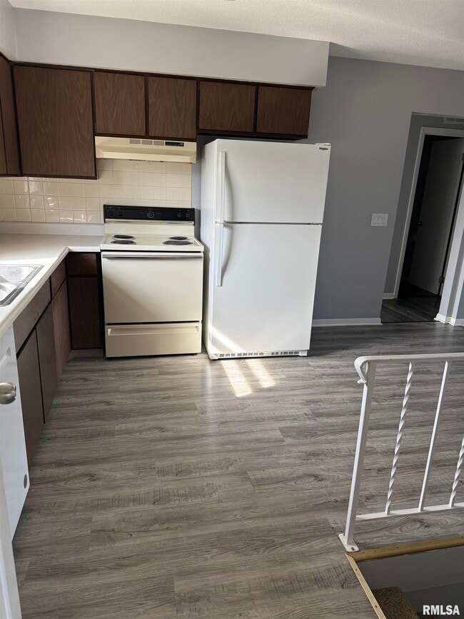 Building Photo - 2843 High Point Dr