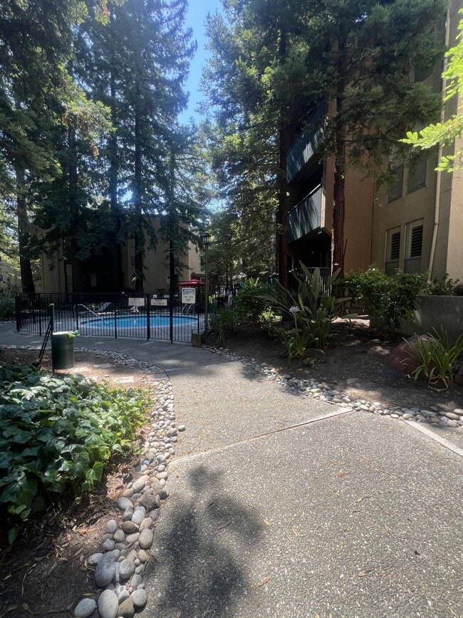 Building Photo - 155 Sharene Ln