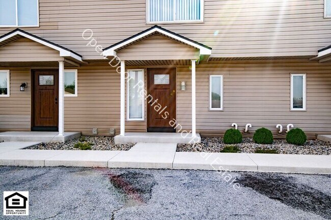 Building Photo - 15012 Tally Ho Dr