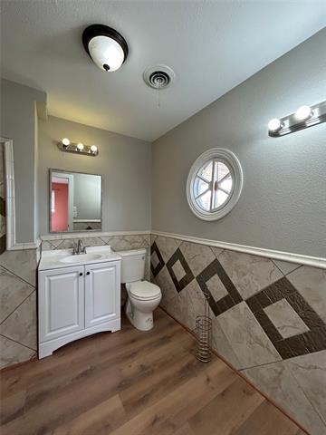 Building Photo - 5556 Mac Arthur Dr