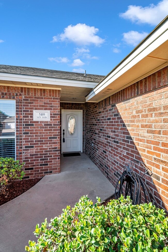 Building Photo - 5409 San Saba Ct