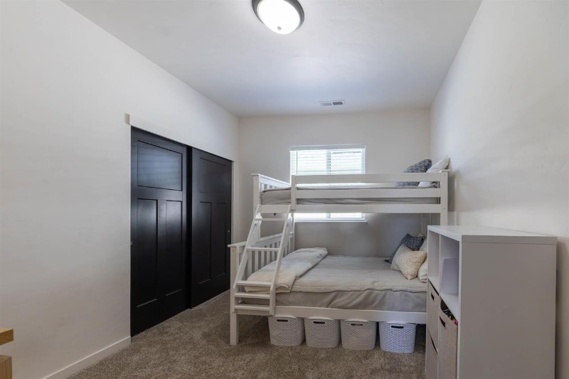 Building Photo - 450 Fox Meadows Ct