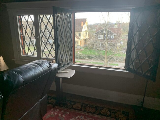 Building Photo - 418 Wallace Ave