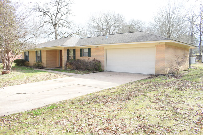 Building Photo - 523 Arbor Oak Dr