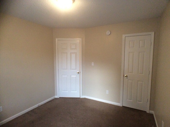 Building Photo - 4710 Biesterfield Dr