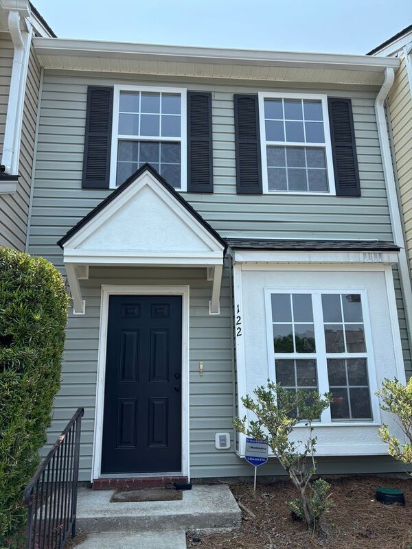 Building Photo - 122 Hornby Cir