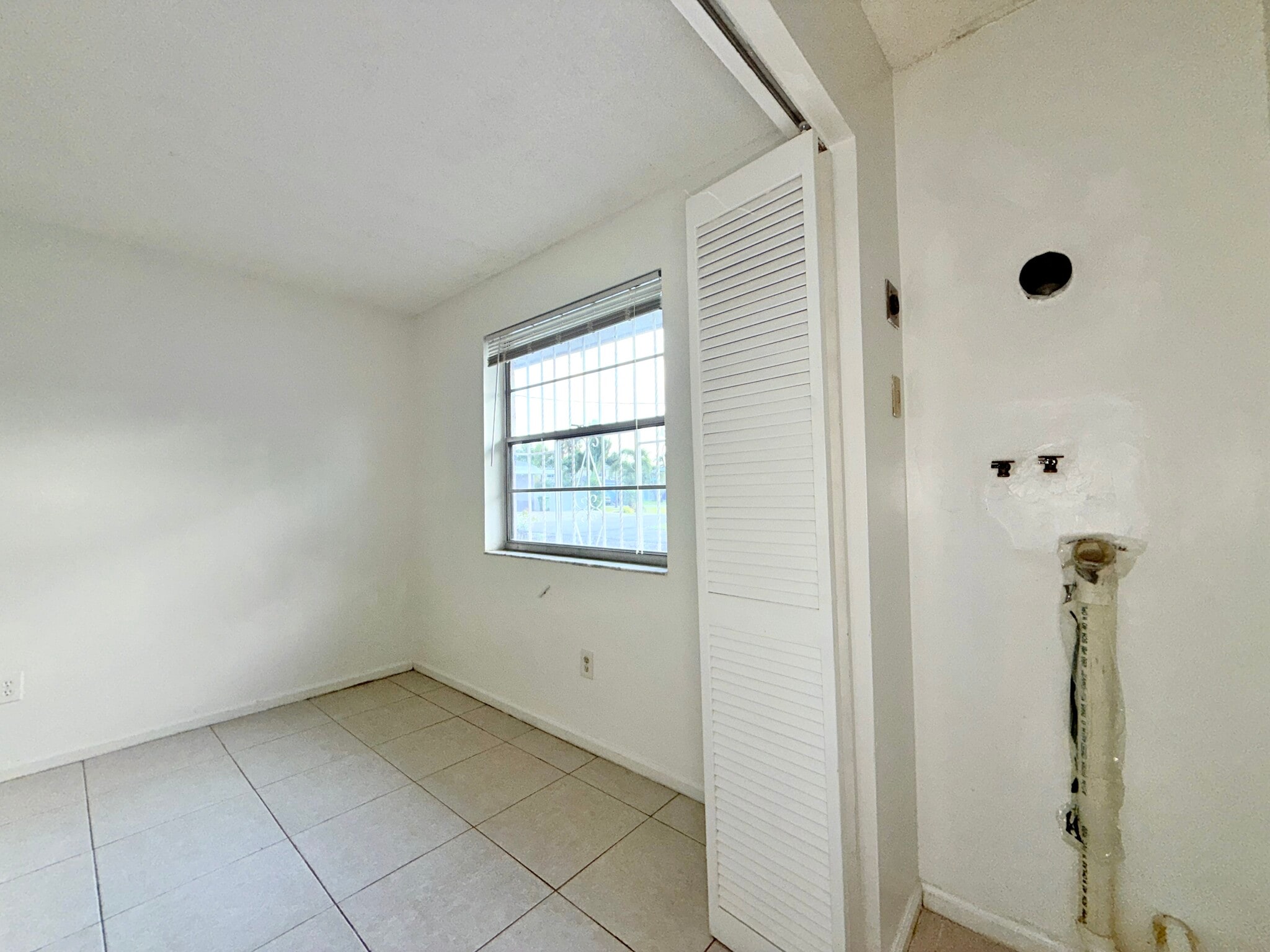 Building Photo - 800 NE 14th St