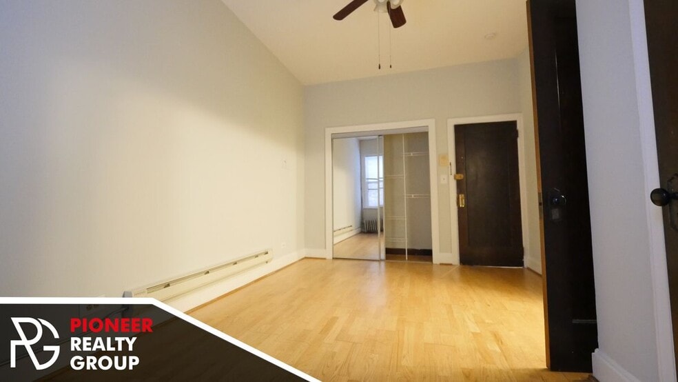 Building Photo - 4631 N Paulina St