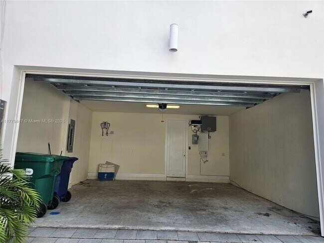 Building Photo - 6670 NW 105th Ct