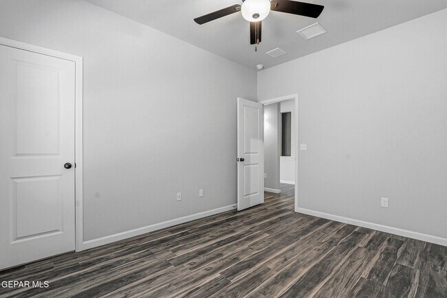 Building Photo - 6070 Zinc Hl St