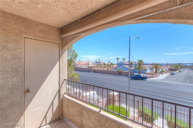 Building Photo - 7885 W Flamingo Rd