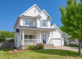 Building Photo - 15835 Hawthorn Dr