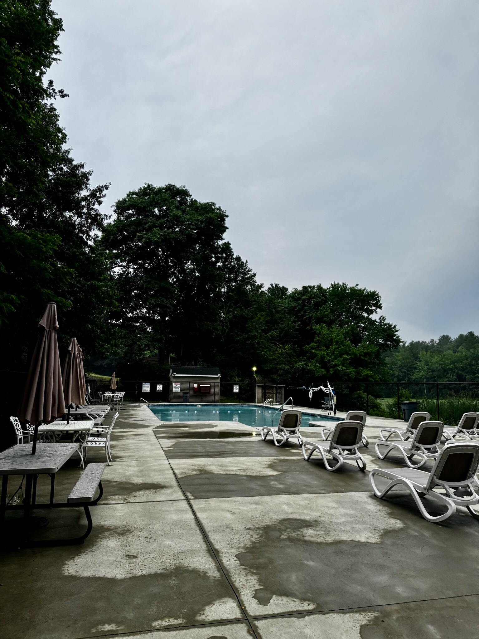 Building Photo - 6 Thayer Pond Dr