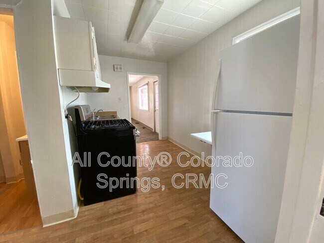 Building Photo - 114 W Brookside St