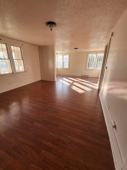 Building Photo - 1192 Maple St