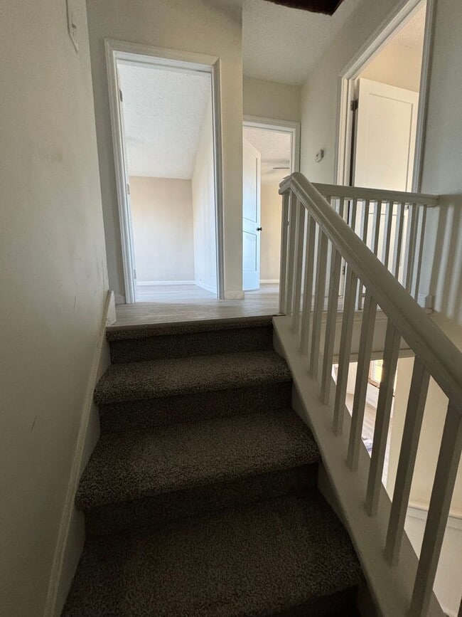 Building Photo - 3 Bedroom. Fully remodeled,  Close to I-77 and downtown Statesville.