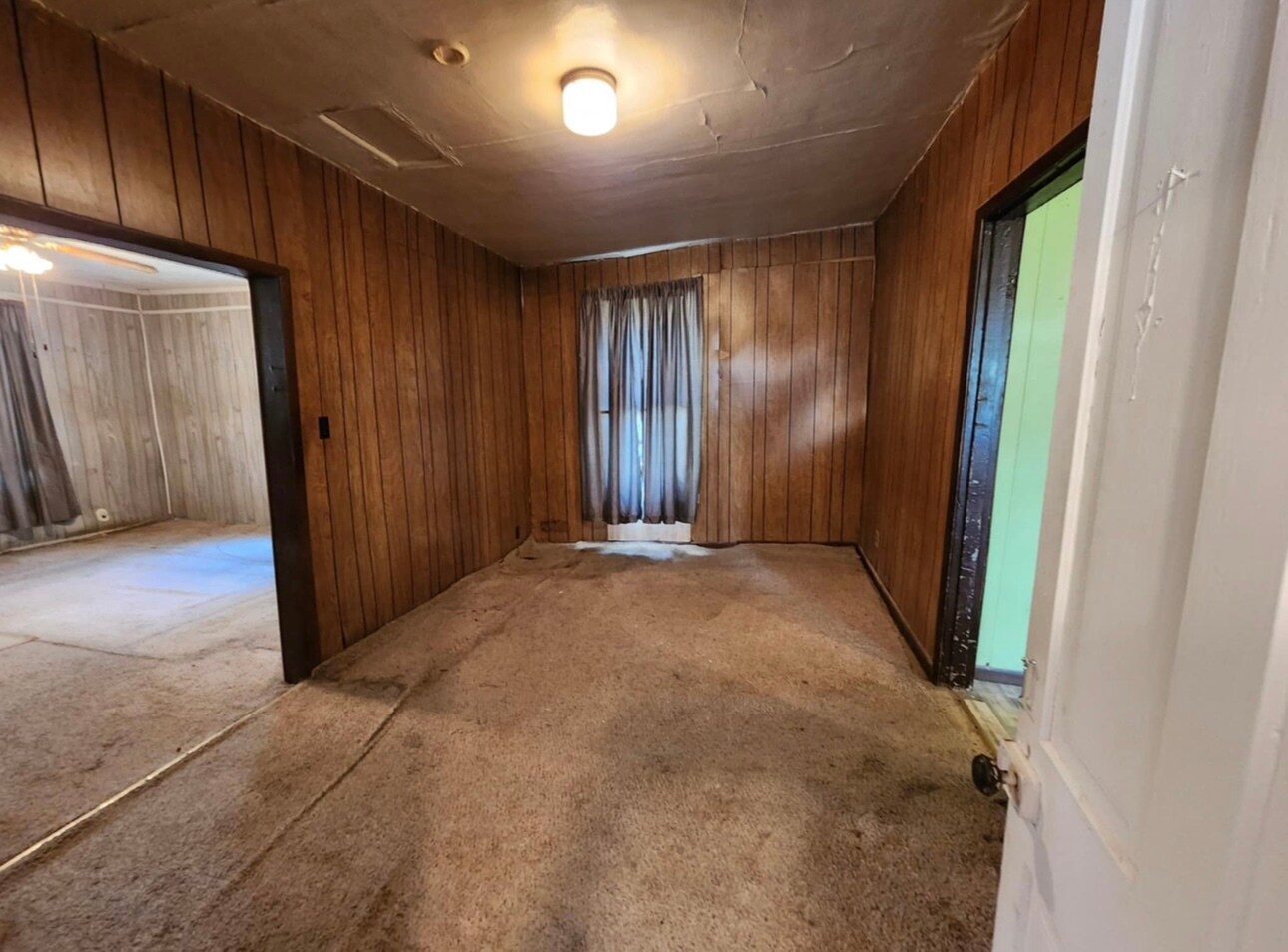 Building Photo - 542 S Wall St