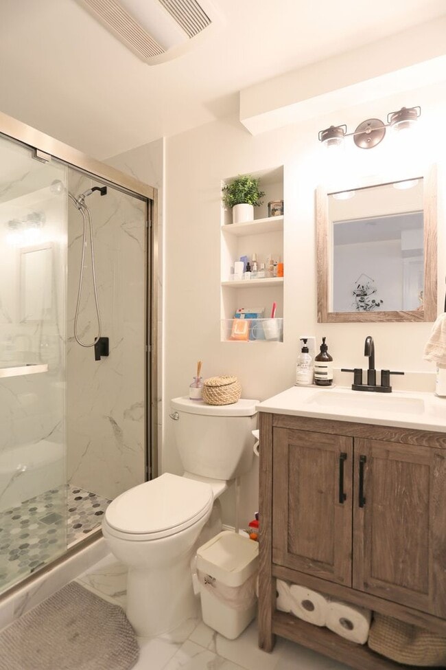 Building Photo - Furnished, garden 1BR/1BA In-Law in the Su...