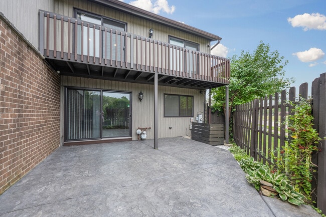 Building Photo - 780 E Golfview Dr