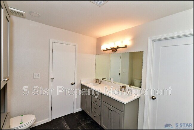 Building Photo - 529 Castlerock Ln
