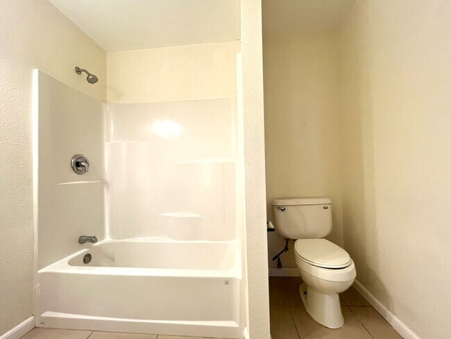 Building Photo - 4 bed, 3 bath in Loma Linda, CA!