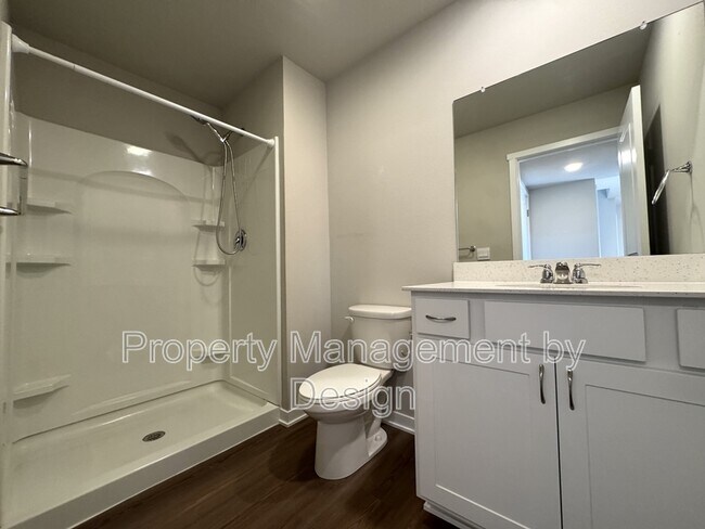 Building Photo - 9788 Crestview Dr